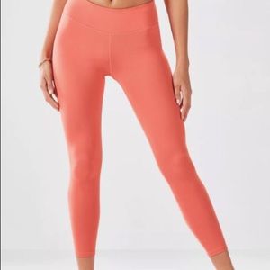 FABLETICS SALAR POWERHOLD CAPRI LEGGINGS